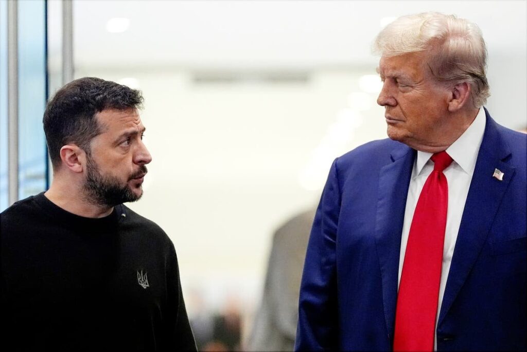 Trump sagt, die Ukraine hätte sich vor Russland ergeben sollen und macht Selenskyj für den Krieg verantwortlich