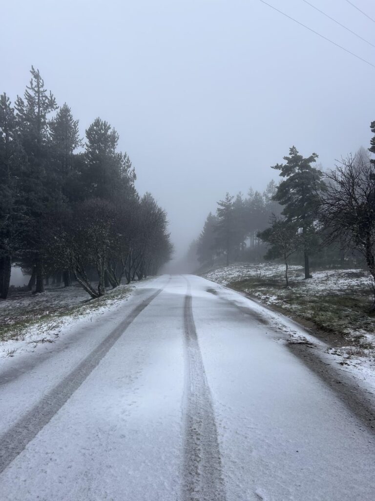 Erste Schneeprobe des Jahres Penhas Douradas - Serra da Estrela