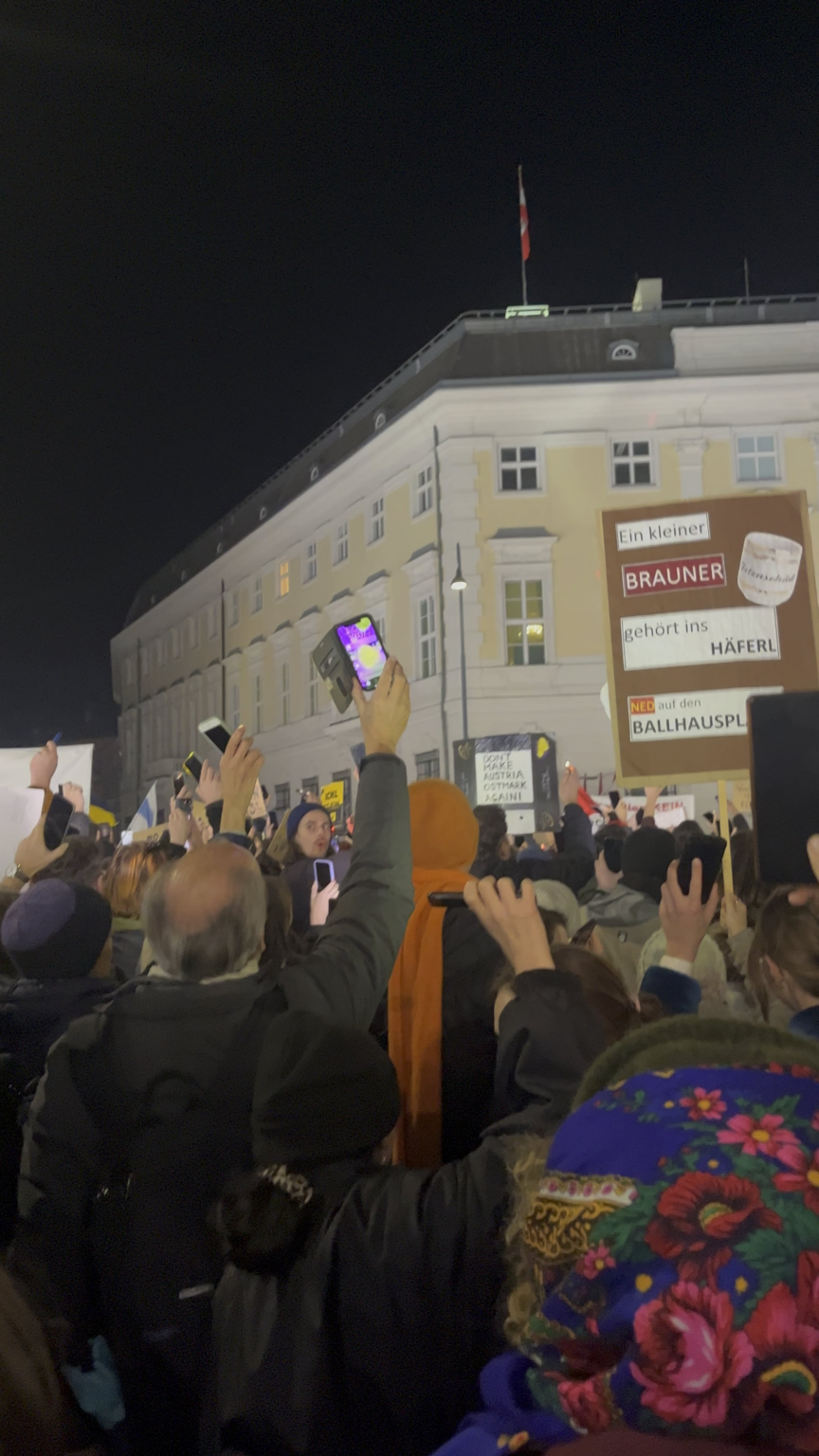 Achtung, Achtung!