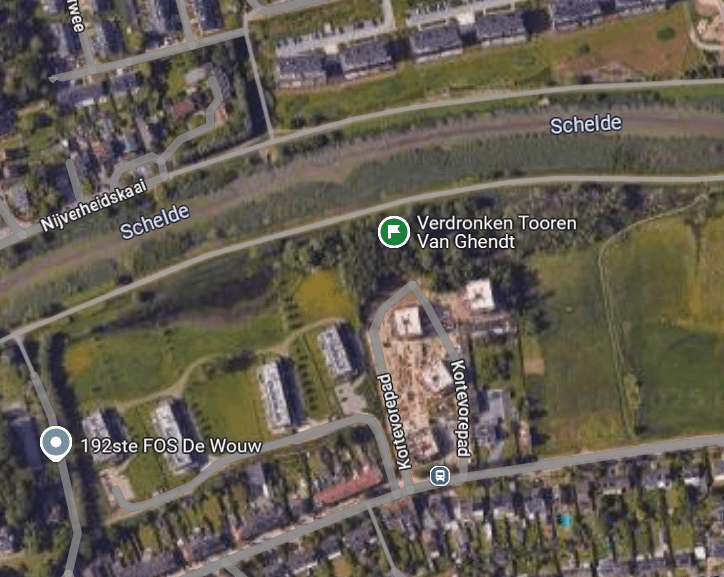Was ist dieses seltsame Gebäude mitten in einem Sumpf in Gentbrugge? Keine Informationen darüber. Nach kortevepad! Leider kein Foto vor Ort.