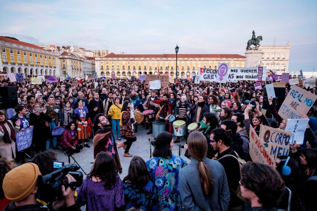 Feministische Bewegungen rufen am 8. März zur Demonstration auf