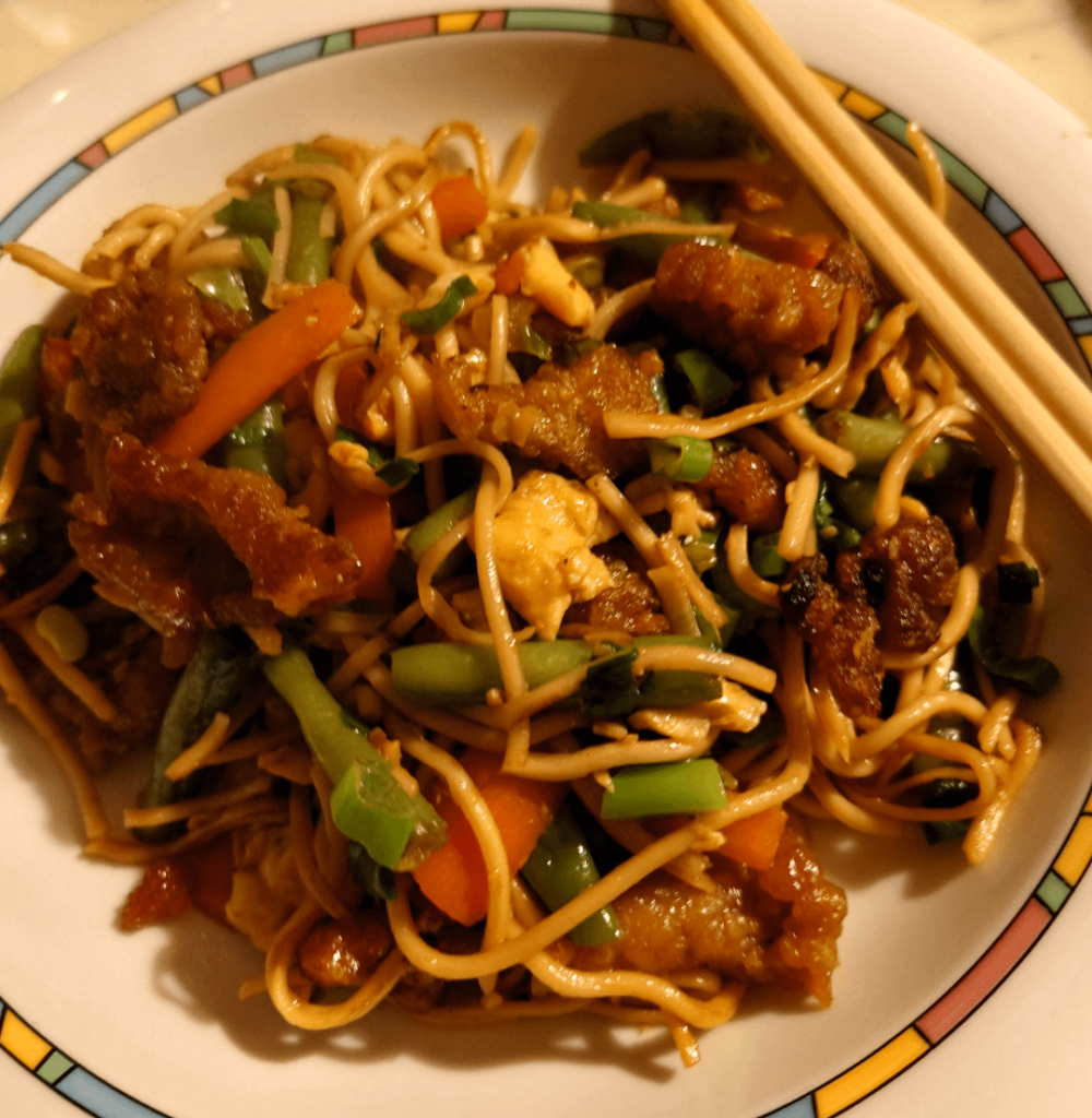 Wok Brautnudeln mit Schweinefleisch