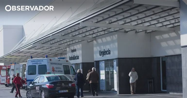 Der Einsatz bei Notfällen zwingt das Loures-Krankenhaus dazu, Krankentragen zu verwenden