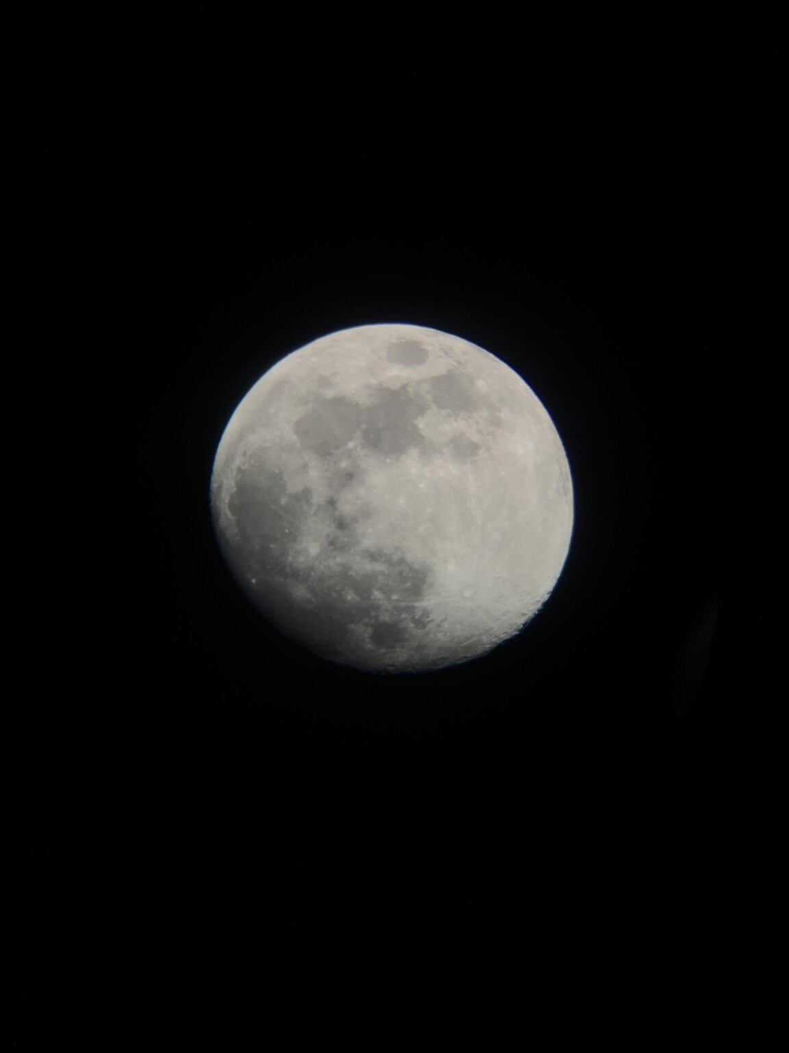 Der Mond heute Abend durch mein Teleskop 🔭