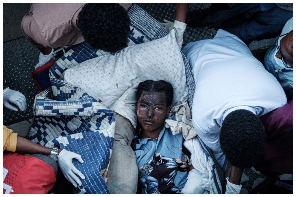 "Es wird keine Gnade geben." Als die Regierung Äthiopiens in Tigray einen brutalen zweijährigen Krieg startete, war das größte Krankenhaus der Region mit den Opfern überrannt. Das medizinische Personal riskierte alles, um die Verwundeten zu behandeln - und glauben, dass die Welt einen Völkermord ignoriert hat.