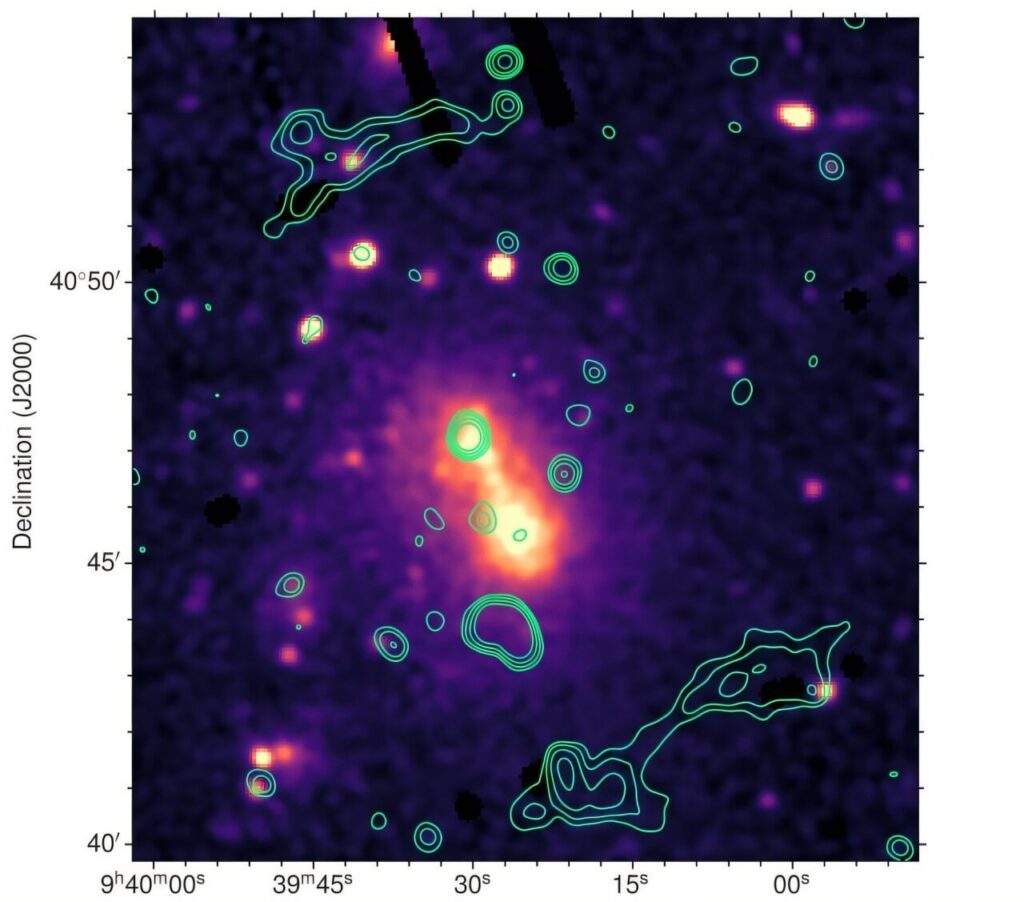 Röntgenbeobachtungen decken Verschmelzungsprozess in einem nahegelegenen Galaxienhaufen mit geringer Masse auf