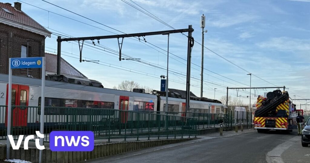 Fahrer starb, nachdem er an einem Bahnübergang in Idegem von einem Zug erfasst wurde
