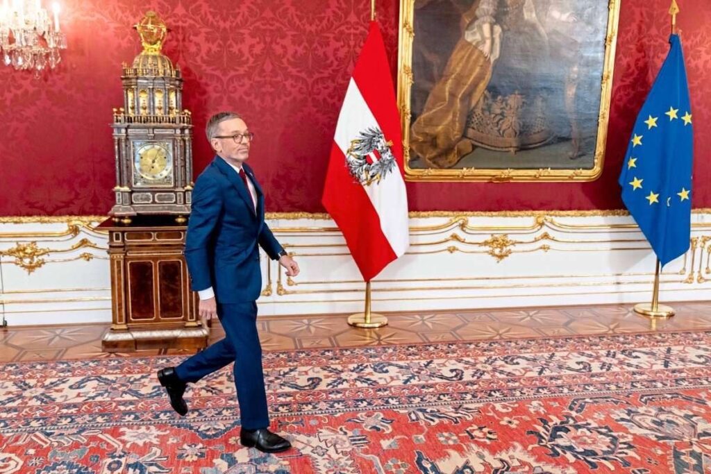 Van der Bellen gibt Herbert Kickl Auftrag zur Regierungsbildung