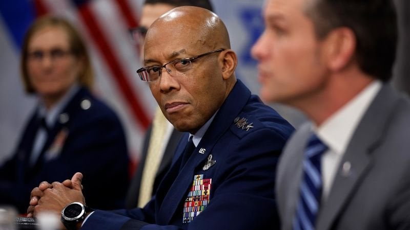 Trump Administration feuert den US -amerikanischen General- und Marinechef in beispiellose Säuberung der militärischen Führung | CNN -Politik