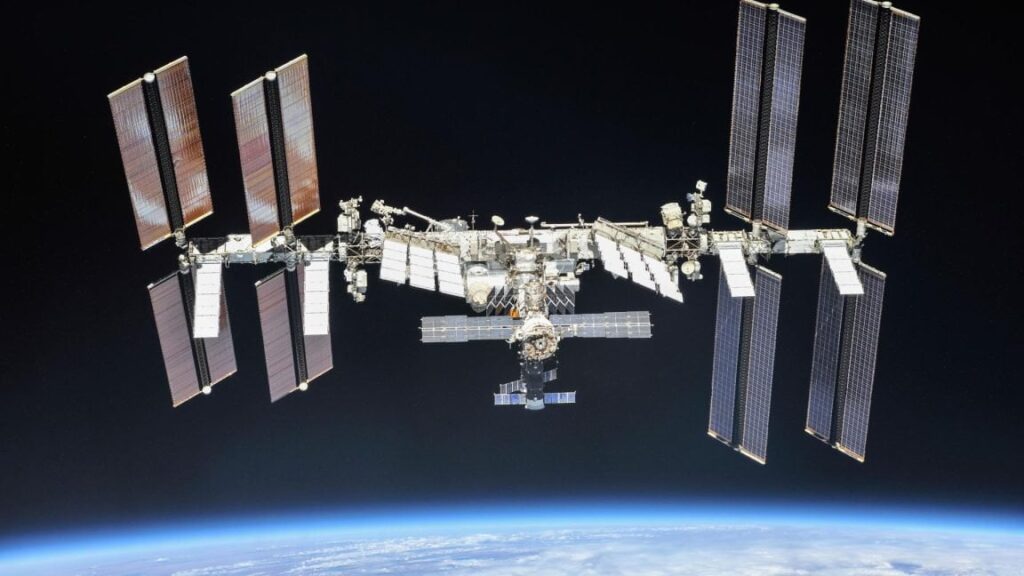 Elon Musk empfiehlt, dass die internationale Raumstation so schnell wie möglich deorbitiert wird