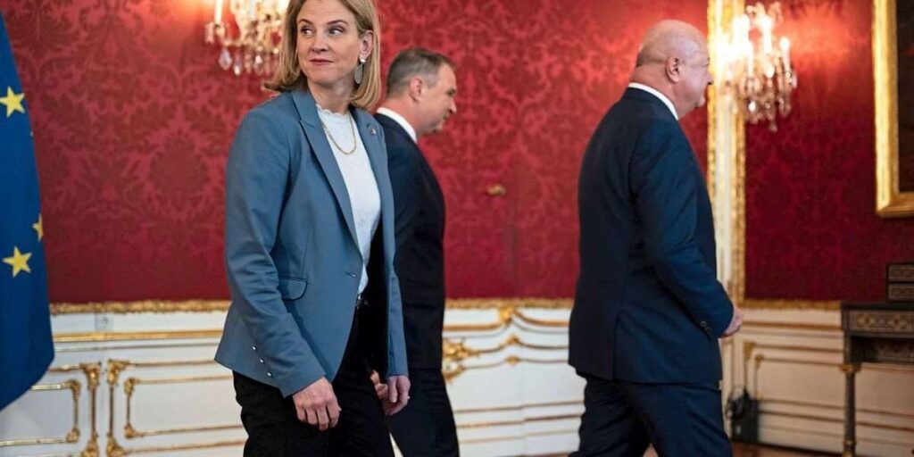Wie findet ihr die Ministeriumsverteilung? Wie findet ihr die Ministeriumsverteilung?