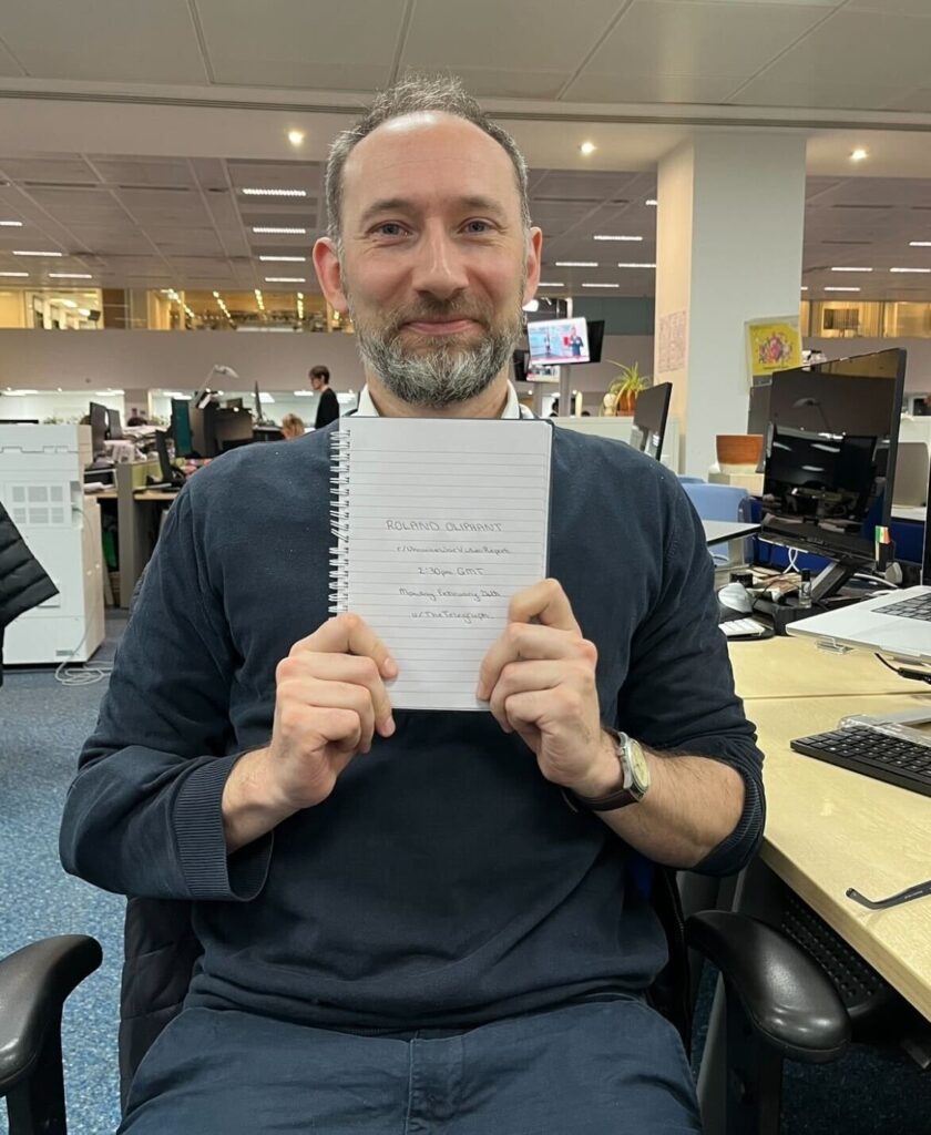 Hallo zusammen, ich bin Roland Oliphant – Senior Foreign Correspondent hier im Telegraph und regulären Kommentator in unserer täglichen Ukraine: dem neuesten Podcast -Podcast. Fragen Sie mich etwas! Hallo zusammen, ich bin Roland Oliphant - Senior Foreign Correspondent hier im Telegraph und regulären Kommentator in unserer täglichen Ukraine: dem neuesten Podcast -Podcast. Fragen Sie mich etwas!