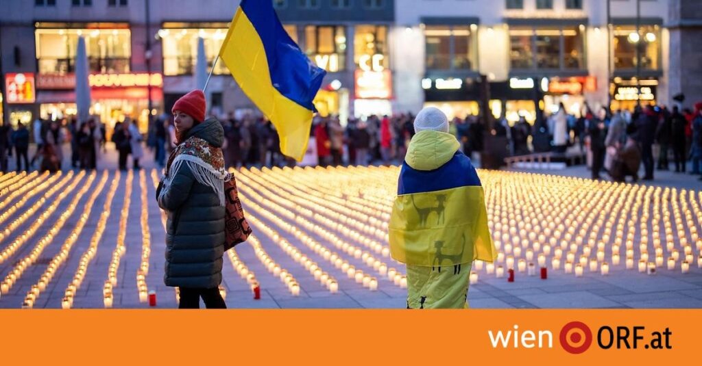 Lichtermeer erinnert an drei Jahre Ukraine-Krieg