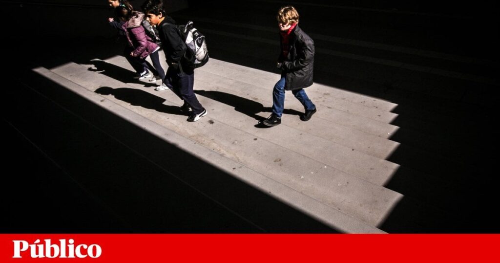 40% der Schulen haben weniger als 15 Schüler und 26% weniger als zehn. Es ist eine „Verschwendung von Ressourcen“ 40% der Schulen haben weniger als 15 Schüler und 26% weniger als zehn. Es ist eine „Verschwendung von Ressourcen“