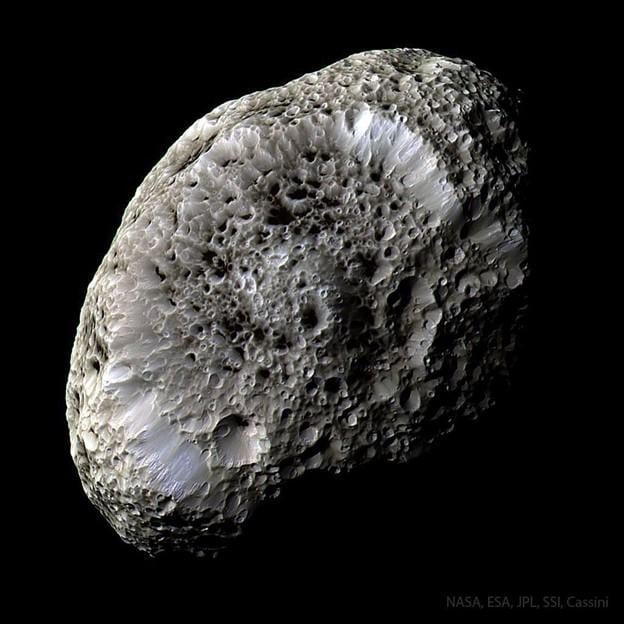 Saturns Hyperion: Ein Mond mit seltsamem Kraterbild -Kredit: NASA, ESA, JPL, SSI, Cassini Bildgebungsteam