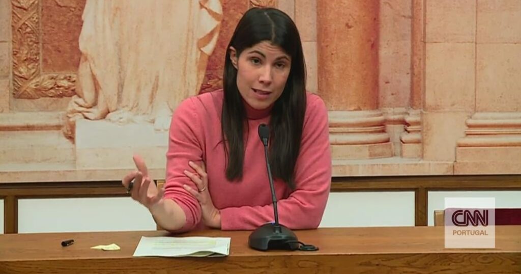 Geschäft mit Immobilien. Der linke Block beschuldigt die Regierung von Regierungsmitgliedern und 20 Abgeordnete Geschäft mit Immobilien. Der linke Block beschuldigt die Regierung von Regierungsmitgliedern und 20 Abgeordnete