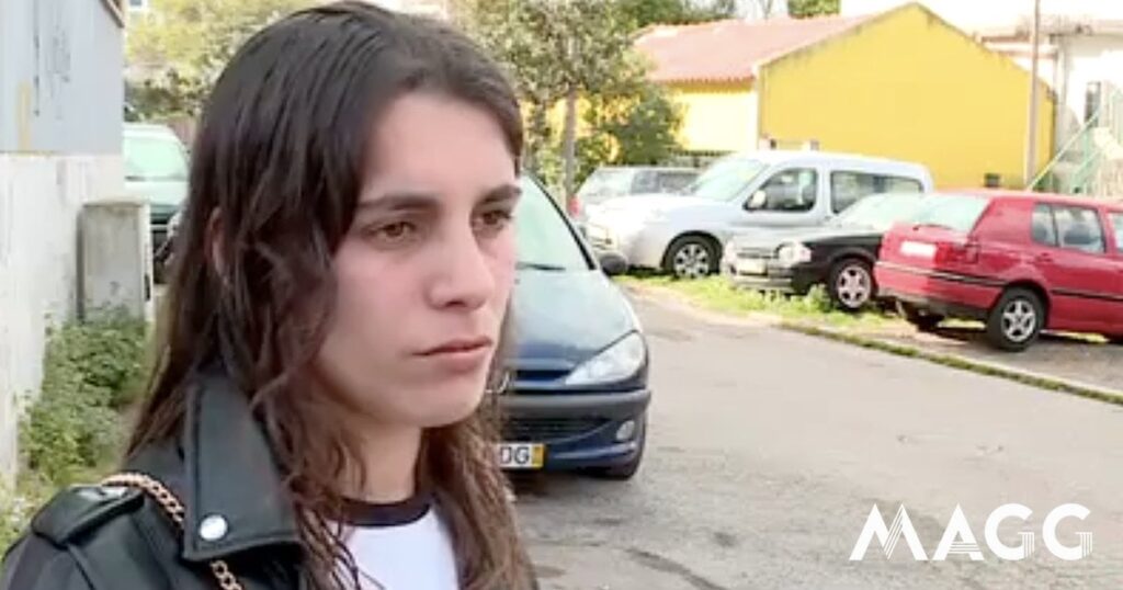 Die Revolte der Frau, die von Tiktoker übergeht. „Ich habe ein Jahr lang ohne Arbeit zu arbeiten und ich habe zwei Kinder, um die ich mich kümmern muss“ Die Revolte der Frau, die von Tiktoker übergeht. "Ich habe ein Jahr lang ohne Arbeit zu arbeiten und ich habe zwei Kinder, um die ich mich kümmern muss"