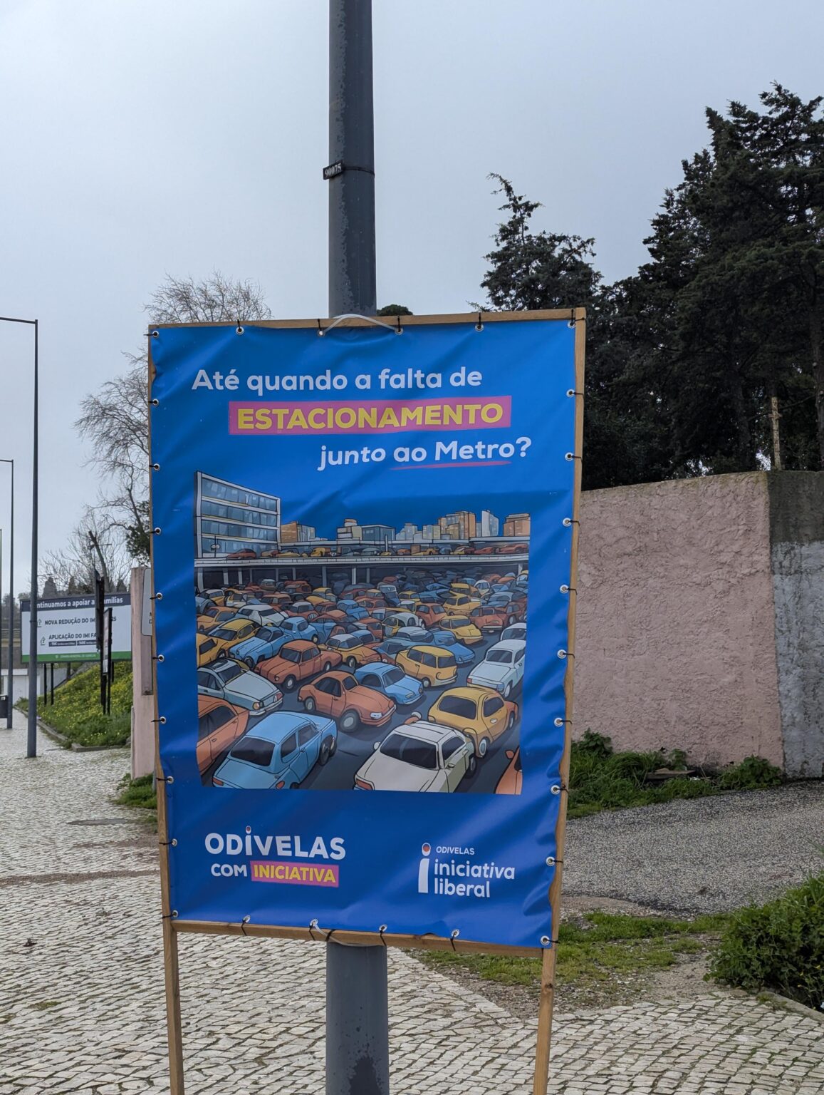 IL, um künstliche Intelligenz zu verwenden, um Werbeplakate zu machen