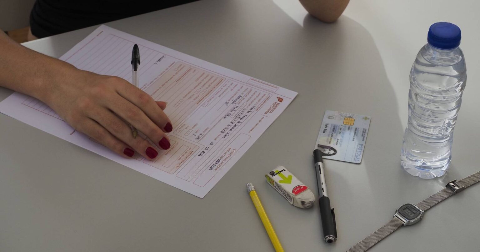 Sekundarstudenten mit bereits abgeschlossenen Disziplinen müssen die Prüfungen ablegen, die während der Pandemie abgewiesen wurden Sekundarstudenten mit bereits abgeschlossenen Disziplinen müssen die Prüfungen ablegen, die während der Pandemie abgewiesen wurden