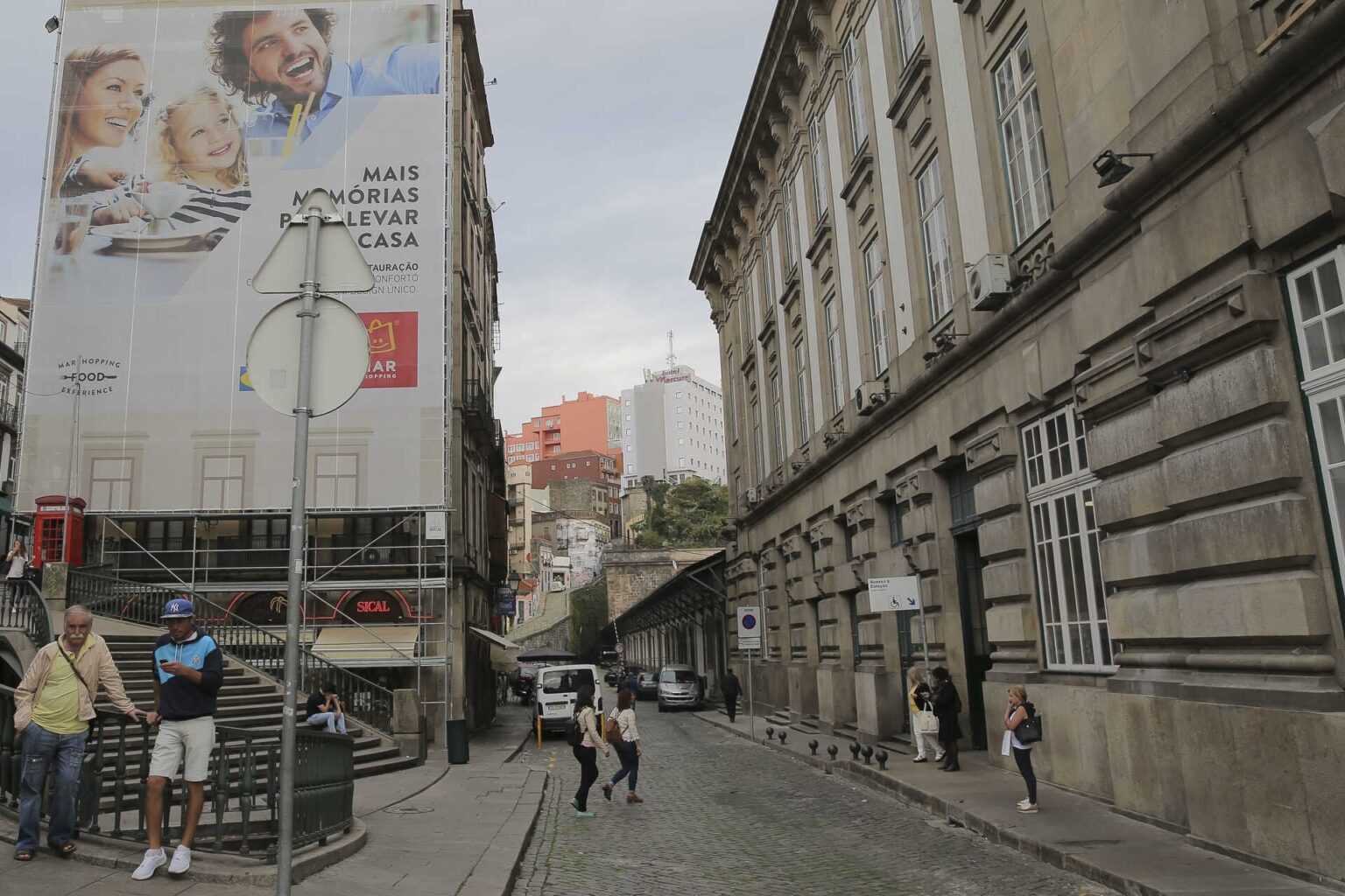 JN: Sie greifen Jugendliche an die São Bento Station an und greifen an