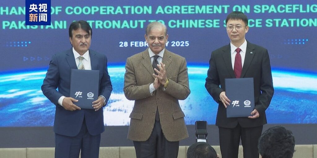 Der pakistanische Astronaut ist wahrscheinlich der erste internationale Besucher der chinesischen Raumstation Der pakistanische Astronaut ist wahrscheinlich der erste internationale Besucher der chinesischen Raumstation