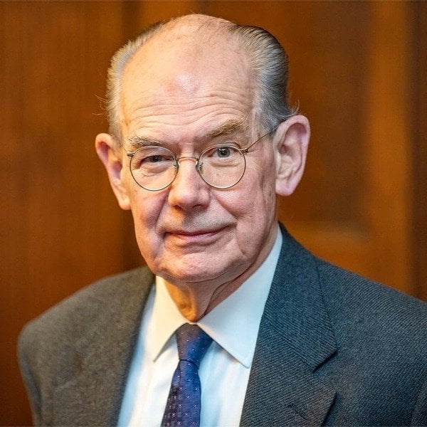 John Mearsheimer ist offensiver Realist, wen sollte ich lesen oder beobachten, um seinen Punkten entgegenzuwirken
