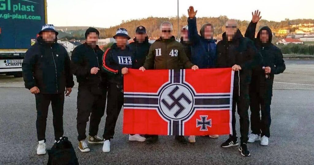 Gruppe 1143 zeigt die Nazi -Flagge an; Und es gibt bereits eine Strafanzeige im Staatsanwaltschaftsdienst Gruppe 1143 zeigt die Nazi -Flagge an; Und es gibt bereits eine Strafanzeige im Staatsanwaltschaftsdienst