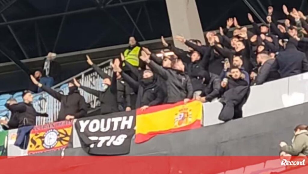 "Grândola, Vila Morena" im Celta Stadium als Reaktion auf mutmaßliche Nazi -Grüße von Betis Ultras gehört