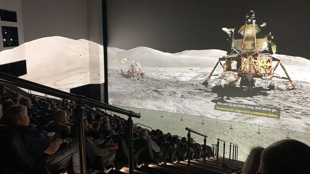 Tom Hanks '' The Moonwalkers 'macht uns Premiere im Space Center Houston