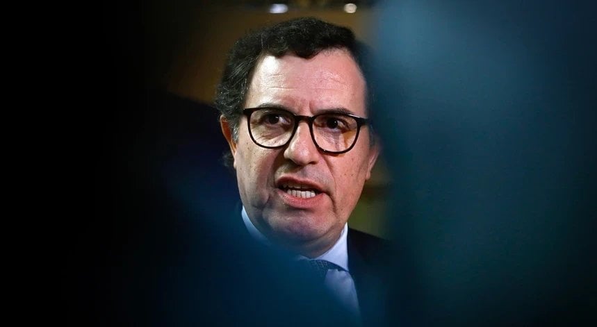 "Nichts versteckt, alles cool." Minister Castro Almeida ist der Ansicht, dass er keinen Interessenkonflikt entspricht