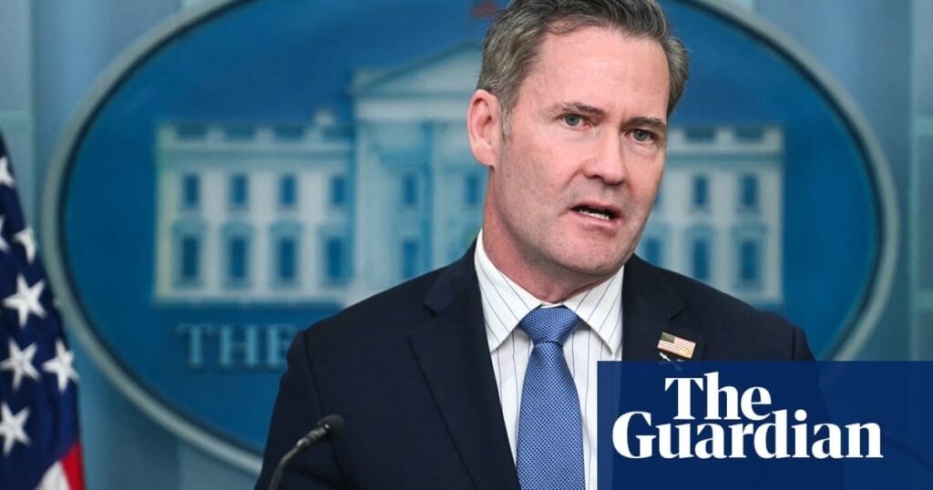 Warum bestehen die USA auf der Unterzeichnung von Mineralien in der Ukraine? Wenn Trump über den Friedensabkommen festgelegt ist, für welche militärische Hilfe muss bezahlt werden. Und wenn es um Rekonstruktionshilfe handelt, kann die Ukraine sicherlich ihre eigenen Mineralien verkaufen, um dafür zu bezahlen. Es scheint ein Stück zu sein, Chinas Würgegriff auf REMS zu schwächen.