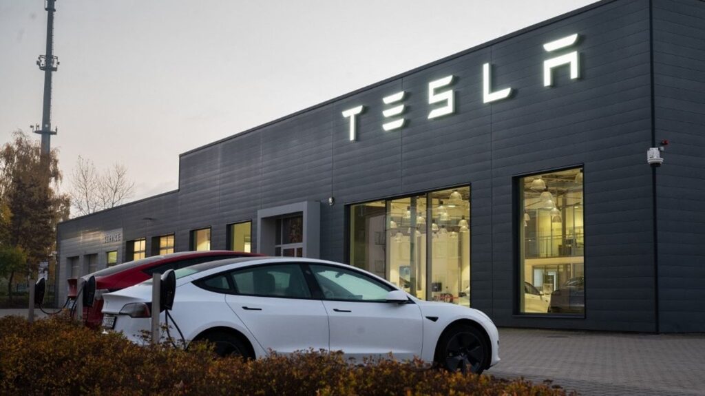 BERICHTERSTATTUNG. „Berührung von Elon Musks Brieftasche“: Auch in Frankreich ist Teslas Boykott gegen den Milliardär organisiert BERICHTERSTATTUNG. "Berührung von Elon Musks Brieftasche": Auch in Frankreich ist Teslas Boykott gegen den Milliardär organisiert