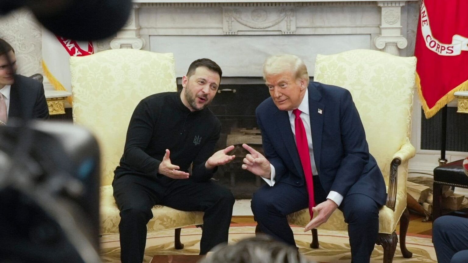 Trump bedroht Zelensky während des angespannten Live -Treffens: "Machen Sie einen Deal oder wir sind draußen"