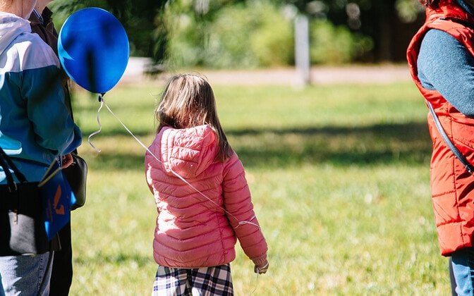 Gericht: Die Beendigung der Zahlung der Unterstützung für Sorgerecht Kinder ist rechtswidrig