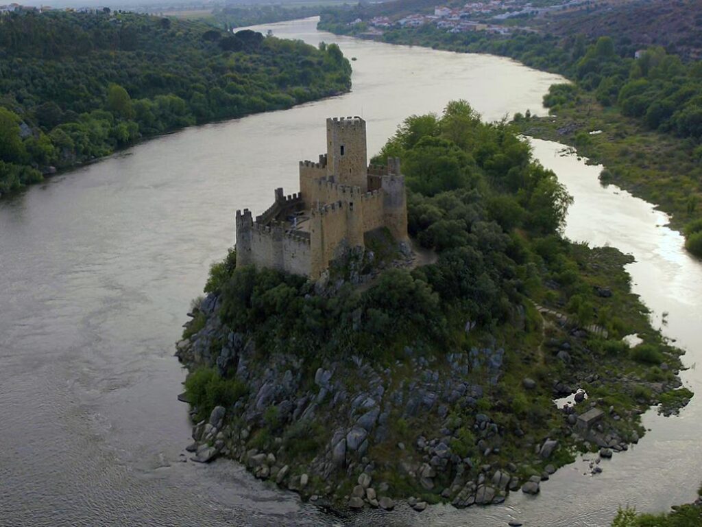 Almourol Castle: Eine meiner Lieblingsburgen in Portugal Almourol Castle: Eine meiner Lieblingsburgen in Portugal