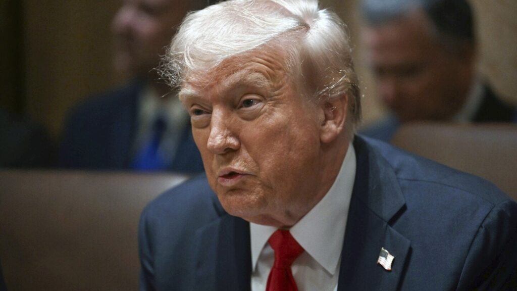 Trump plant 25% Zölle in Mexiko und Kanada für Dienstag und verdoppelt gleichzeitig die bestehenden 10% -Tarife für China