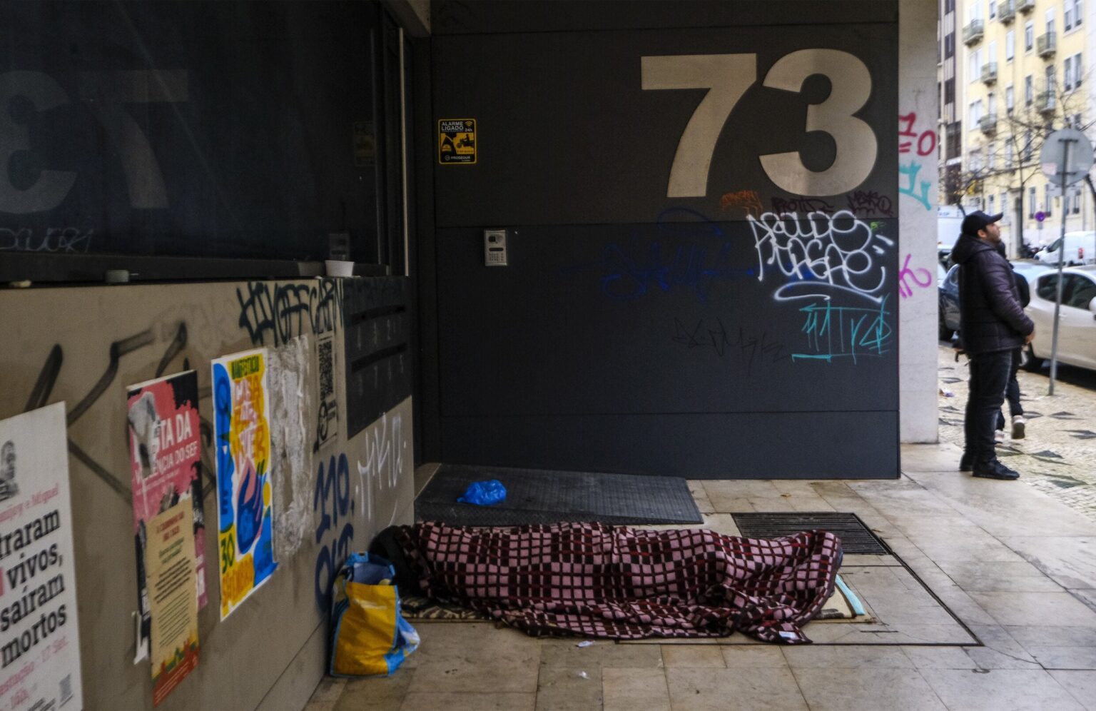 Oktogenarischer tot bis zum Stein, nachdem er obdachlos geworden ist