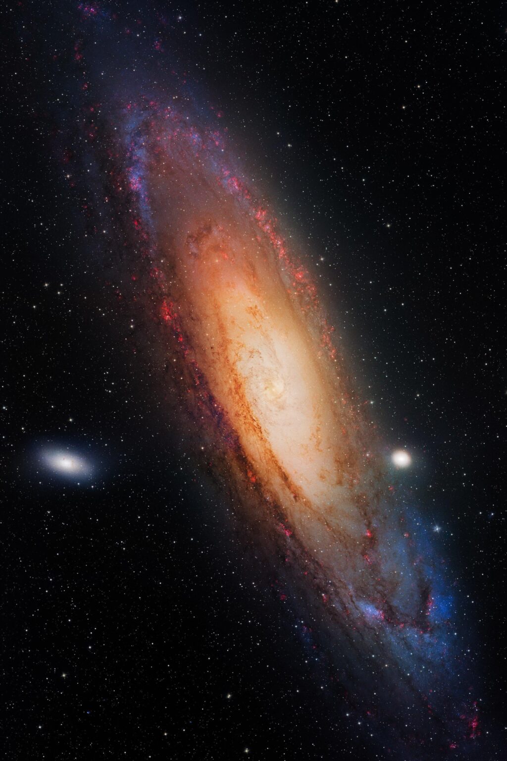 Ein Foto der Andromeda -Galaxie. Über einen Zeitraum von 3 Monaten mit 2 Teleskopen und Tausenden von Fotos des Fotografen Andrew McCarthy erfasst.