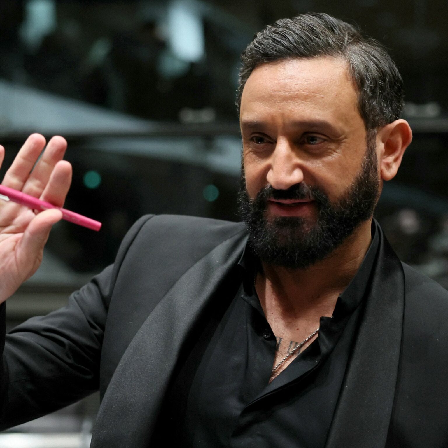 Cyril Hanouna kündigt seine Ankunft in der M6 -Gruppe im September während des letzten „TPMP“ auf C8 an Cyril Hanouna kündigt seine Ankunft in der M6 -Gruppe im September während des letzten "TPMP" auf C8 an