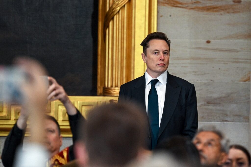 Der Feind von Elon Musk, USAID, untersuchte Starlink über seine Verträge in der Ukraine