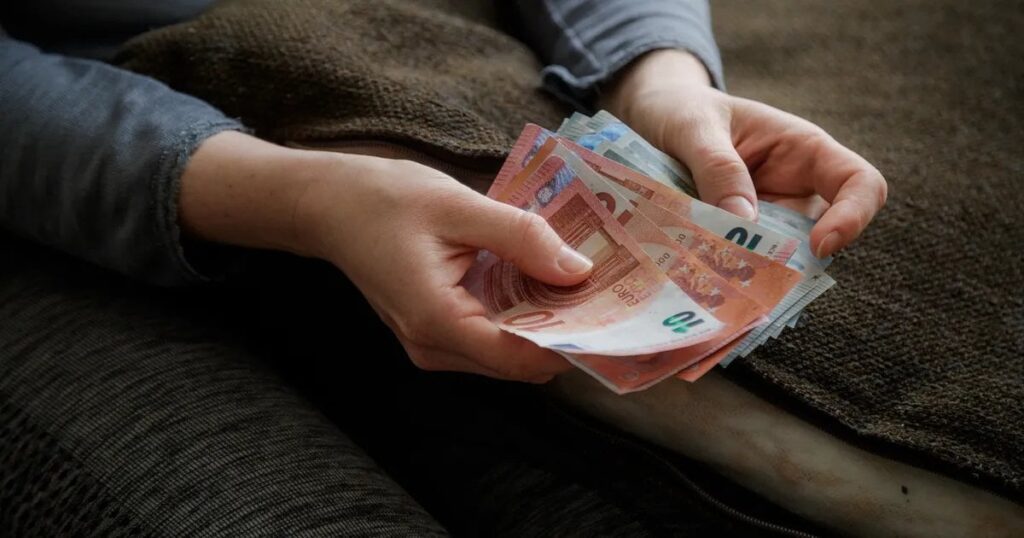 Fast alle estnischen Mitarbeiter sind bereit, die Beiträge tagsüber zu wechseln Fast alle estnischen Mitarbeiter sind bereit, die Beiträge tagsüber zu wechseln