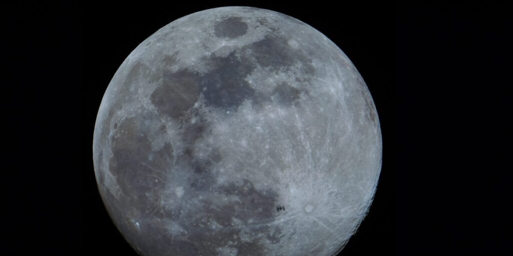 Das Bergbau des Mondes für Mineralien könnte Milliarden wert sein, aber Astronomen warnen, dass es schlechte Nachrichten für die Wissenschaft sind Das Bergbau des Mondes für Mineralien könnte Milliarden wert sein, aber Astronomen warnen, dass es schlechte Nachrichten für die Wissenschaft sind