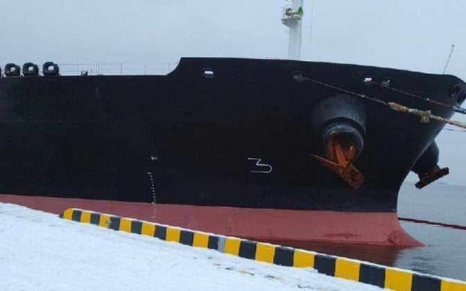 Medien: Im UST-Loga-Hafen ertrinken der Öltanker