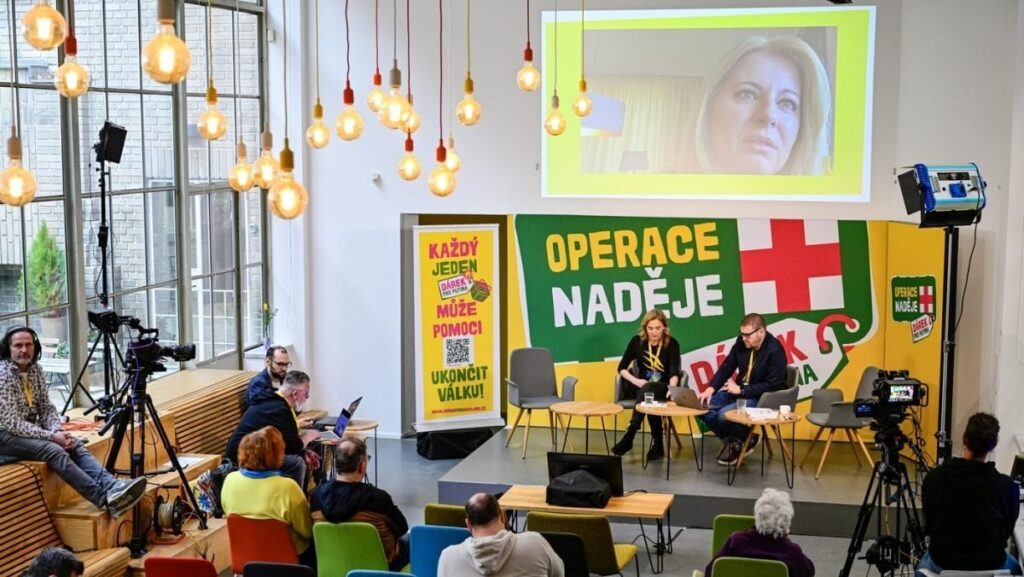 Z. čaputová kritisierte Trumps Aussage, dass die Ukrainer keinen Krieg mit Russland beginnen sollten. Er beschrieb seine Aussagen als sinnlose Lügen. Z. čaputová kritisierte Trumps Aussage, dass die Ukrainer keinen Krieg mit Russland beginnen sollten. Er beschrieb seine Aussagen als sinnlose Lügen.