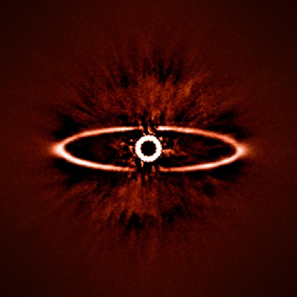 HR 4796, auch bekannt als "The Eye of Sauron", ist ein binäres Sternensystem im Sternbild Centaurus, wobei einer der Sterne diese große Trümmerscheibe hat