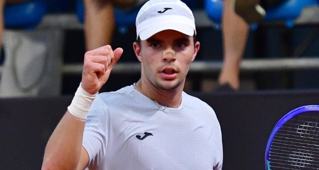 Jaime Faria steigt in die zweite Runde des ATP 500 Rio de Janeiro und wird zum 8. portugiesischen Tennisspieler, der in die Top 100 -Welt eintritt