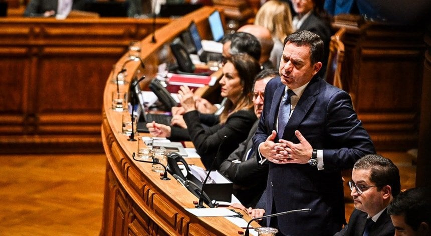 Minister für Justiz und Arbeit beteiligt sich auch am Immobiliensektor