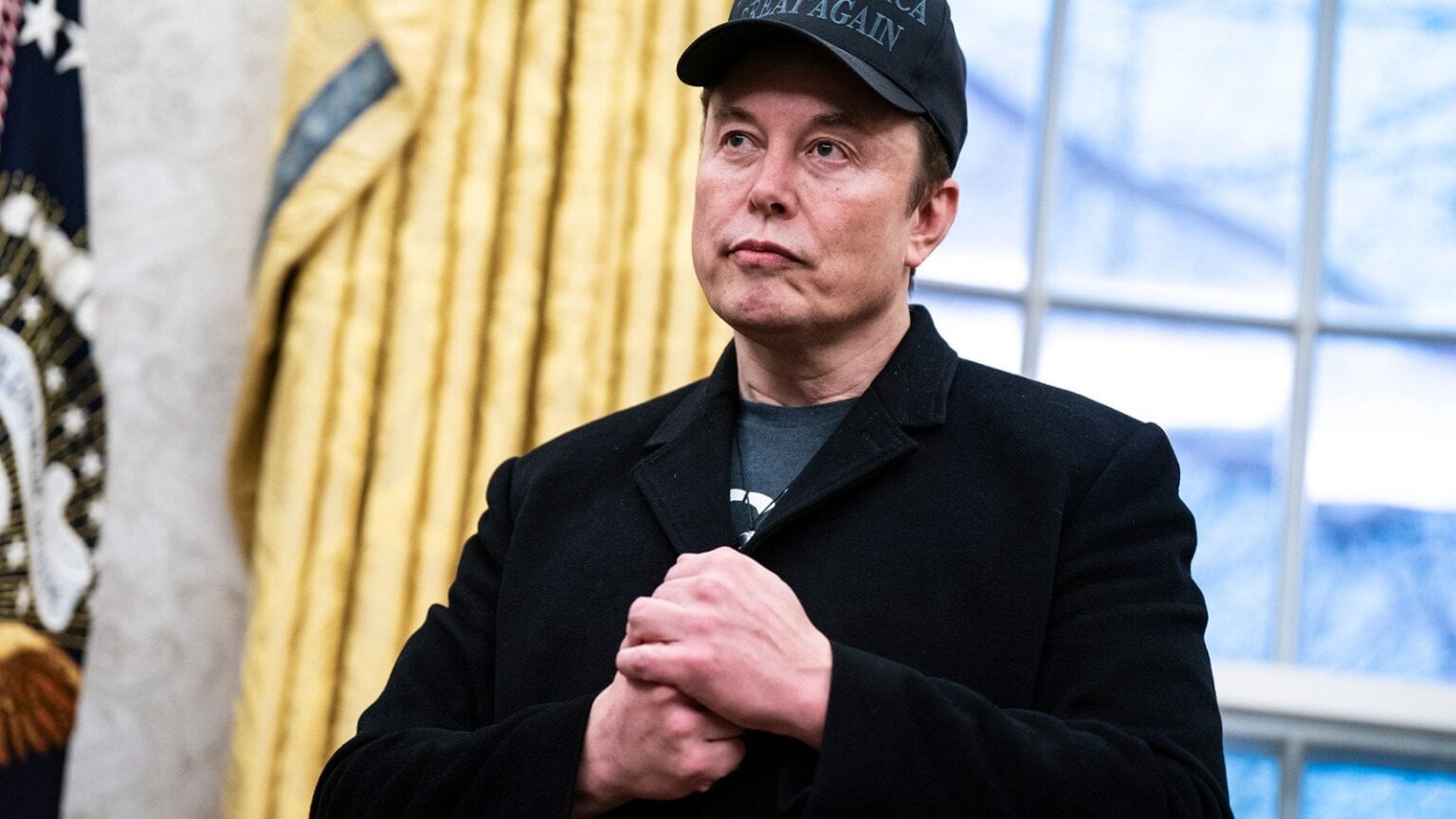 Musk spricht in Astronaut auf, weil er seine Raumstation angerufen hat