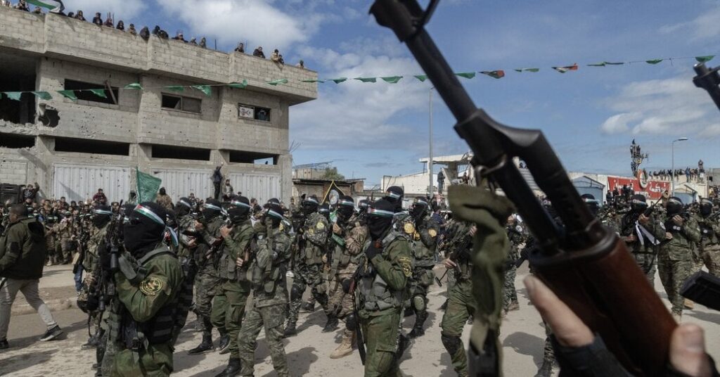 Der Beamte der Hamas drückt Reservierungen um den 7. Oktober auf Israel aus