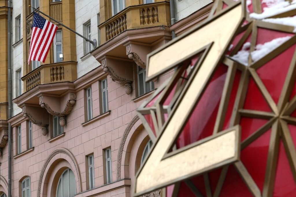 Entkam dem russischen „Friedens“ -Plan (Zusammenfassung des Artikels von Wapo AR/Ungarn) Entkam dem russischen "Friedens" -Plan (Zusammenfassung des Artikels von Wapo AR/Ungarn)